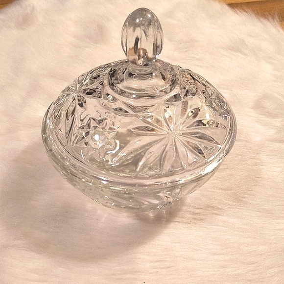 Elegant Vintage Crystal Candy Dish - Picture 1 of 4